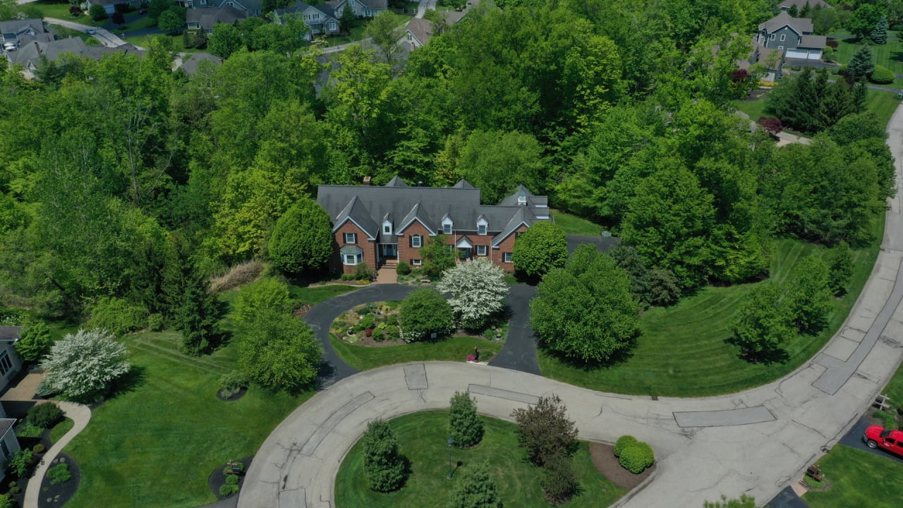 17480 Deepview, Chagrin Falls, OH
