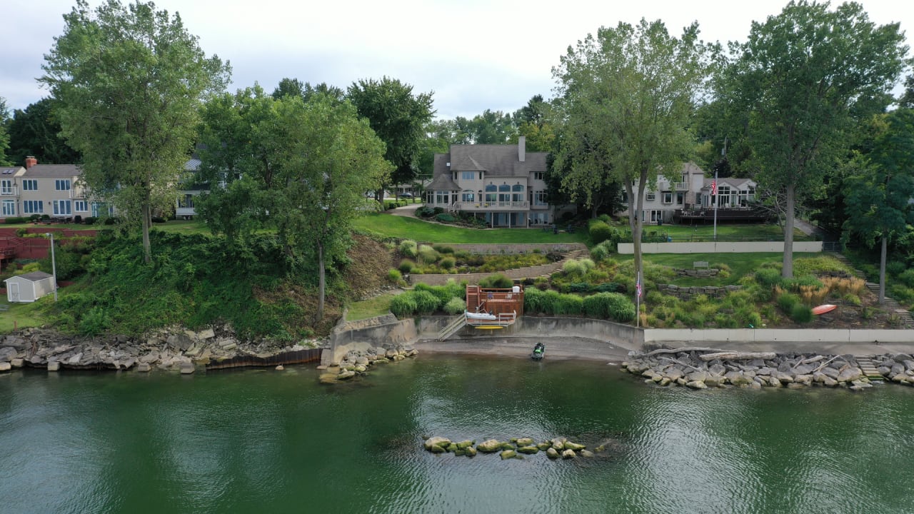 29202 Lake Rd, Bay Village, OH