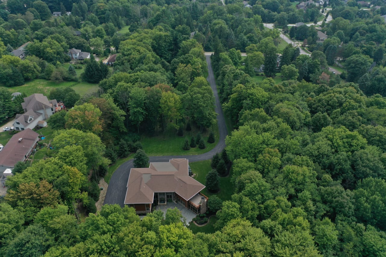 31135 Cannon Rd, Solon, OH