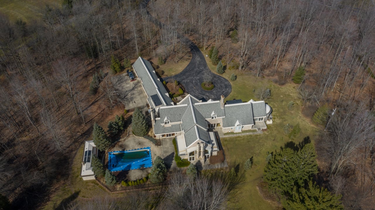 34550 Cedar Rd, Mayfield Hts, OH