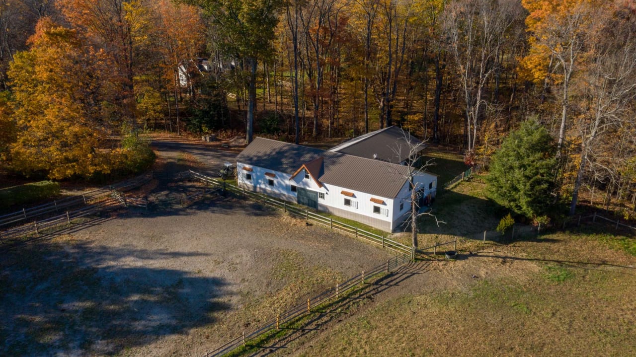 36205 Miles Rd, Moreland Hills, OH