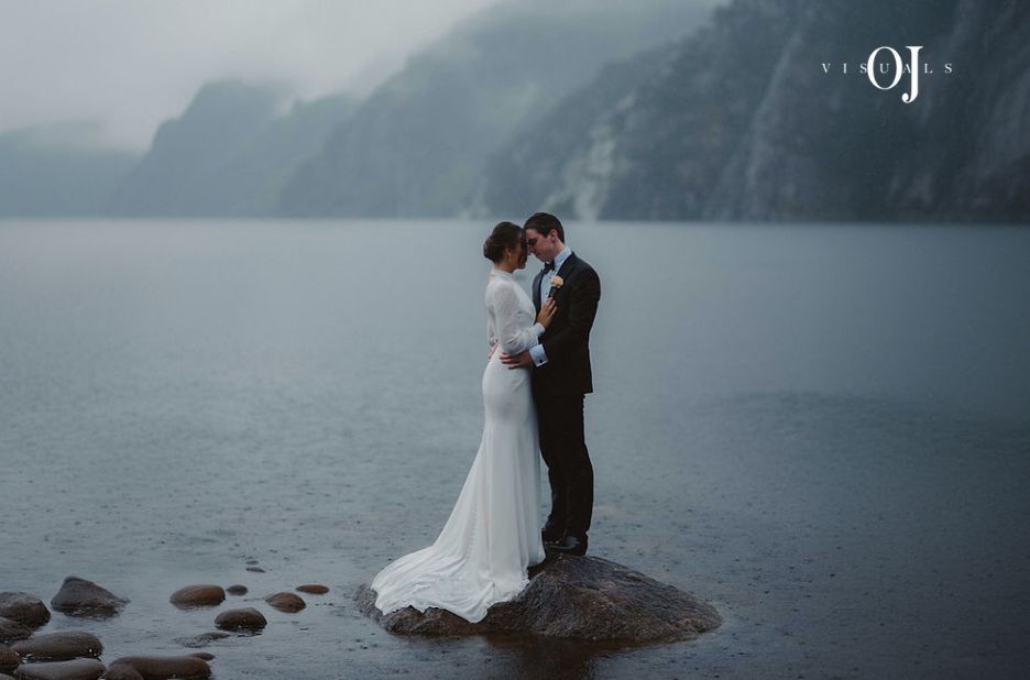 Bryllupsfoto som forteller kjærlighetens historie