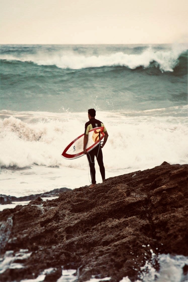 Surf course with atlas wonders.