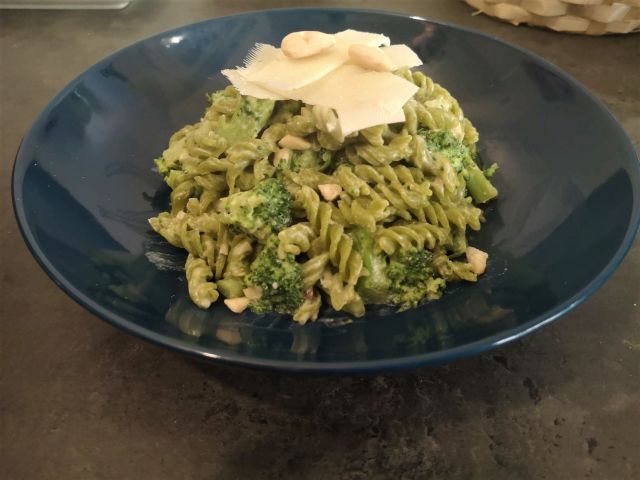 Pâtes de petit-pois au brocoli et aux amandes