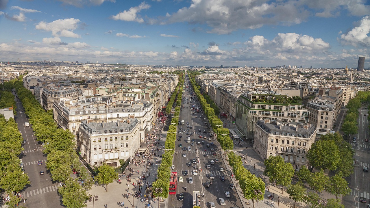 New French Minimum-Wage Hike Sparks Changes in Immigration Salary Thresholds