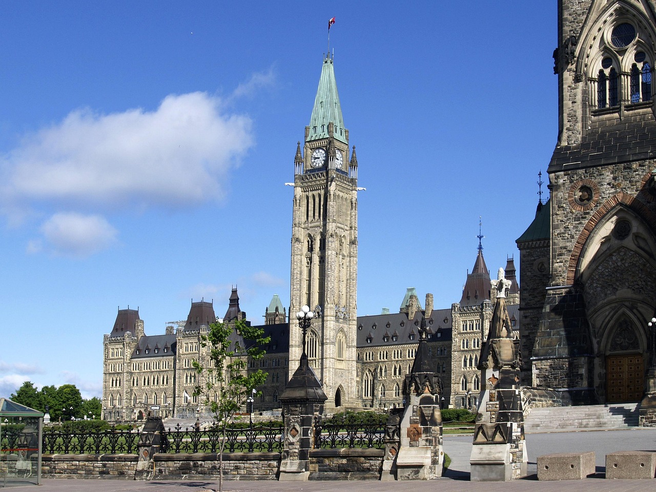 Canada's New Immigration Policy: Delayed Deportation for Foreign Criminals Sparks Debate