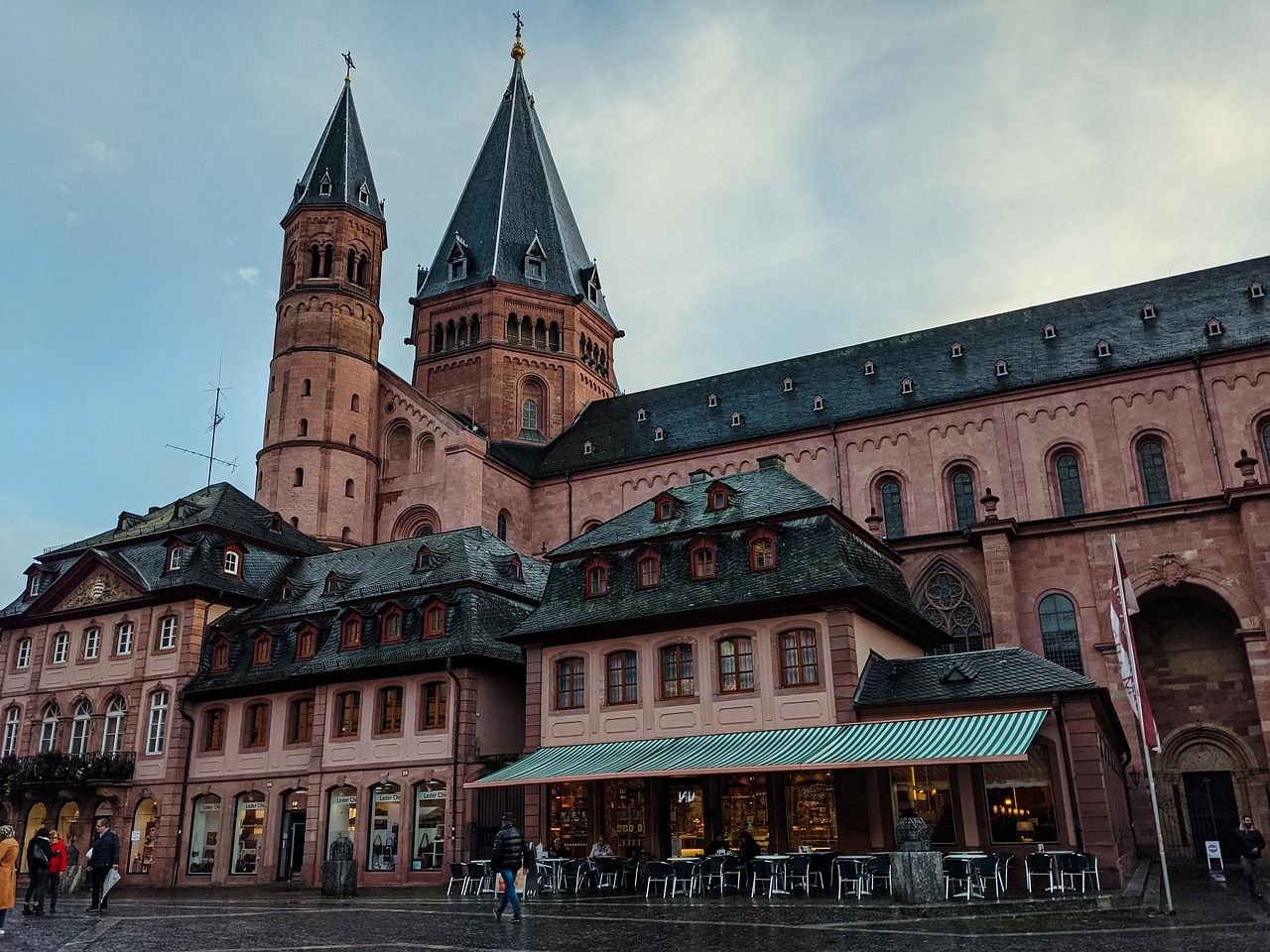 Germany Joins EU's Controversial 'Return Hubs' Plan: Implications for Migrant Rights