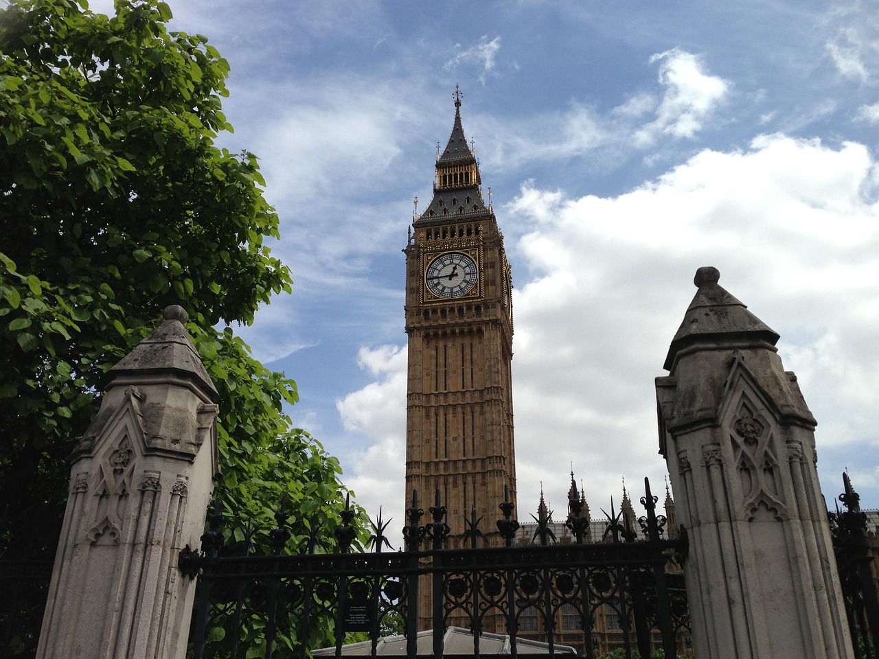 UK Enforces Mandatory Electronic Travel Authorisation: What This Means for Visa-Free Travelers