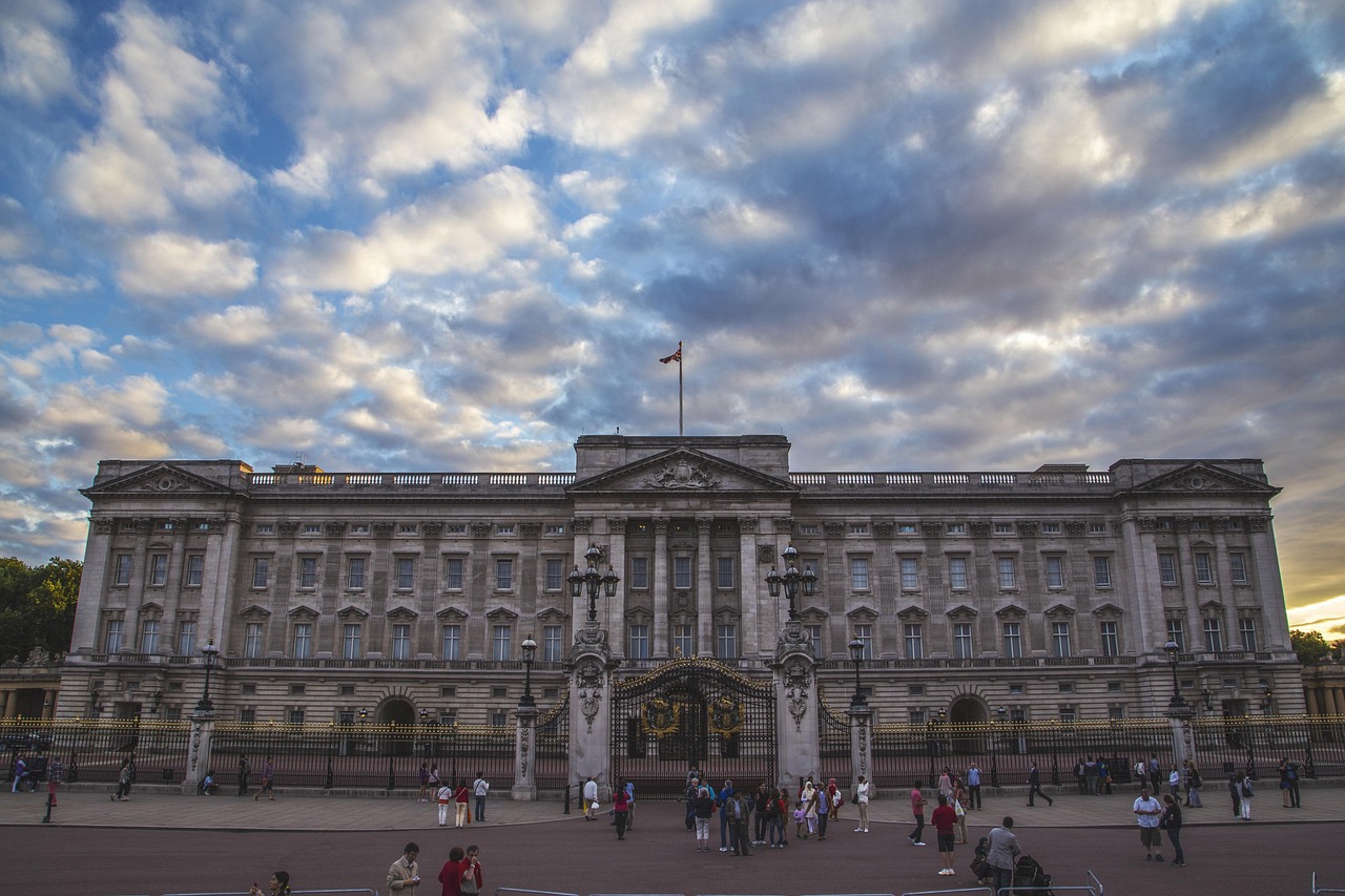 UK's New Immigration White Paper: Impact on Graduate Route and Dependant Bans