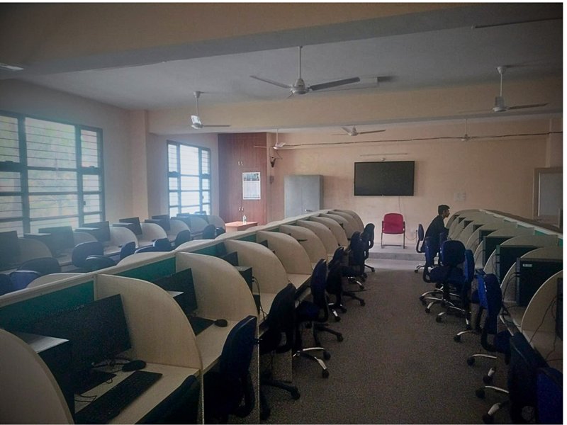A dedicated, specialized, and often air-conditioned room equipped with networked computers, software, and high-speed internet designed for students and faculty to complete coursework, research, conduct programming, and develop digital skills.