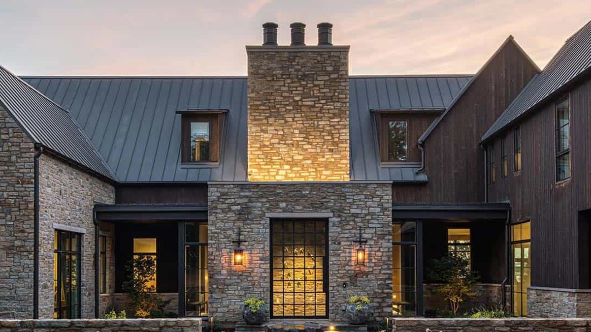 Woodland retreat blends stone and timber in Texas - woodland retreat