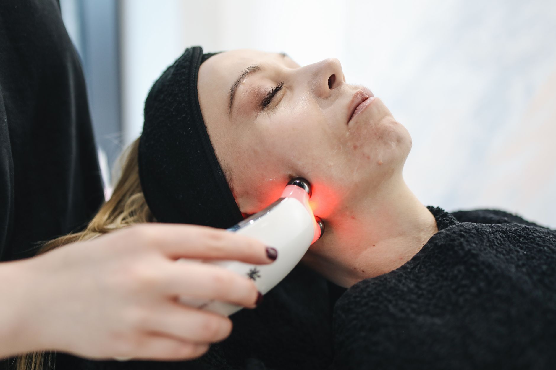 The Future of Skin Rejuvenation: How Endolift Is Redefining Non-Surgical Facelifts