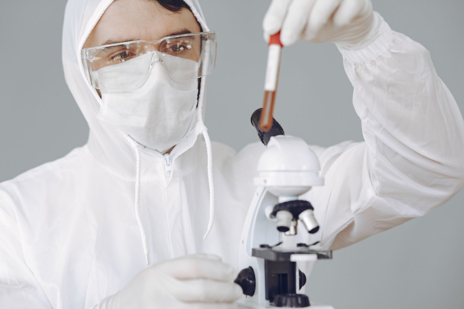Tabletop Blood Tube Sealer: What are the Benefits of Using One