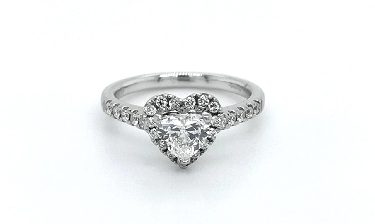 Hathern Hearts: Customizing Your Dream Engagement Ring