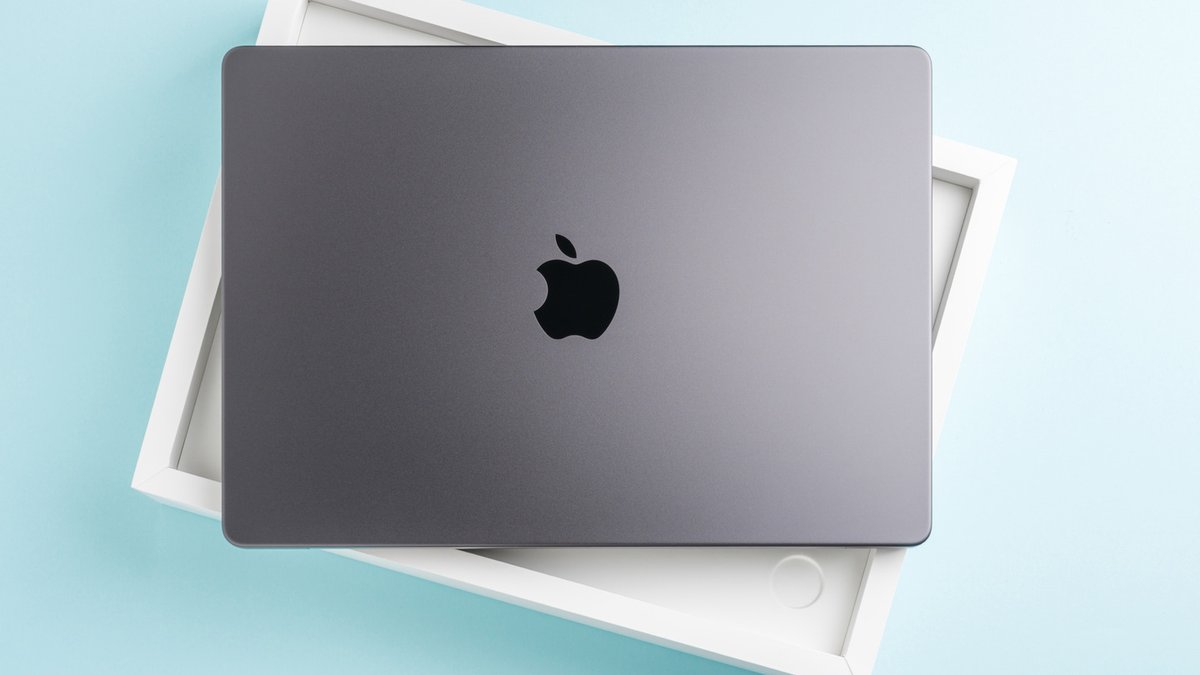 Last MacBook with DVD drive discontinued in 2012