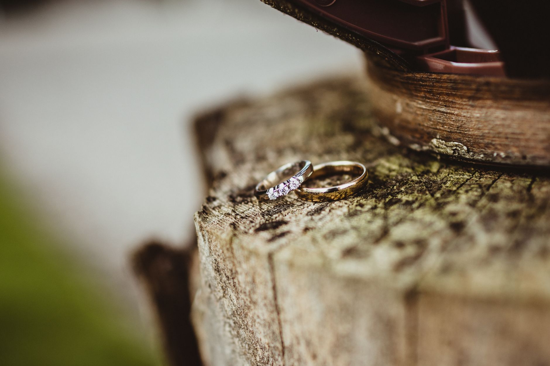 Capturing Forever: The Timeless Elegance of Engagement Rings in Hulme