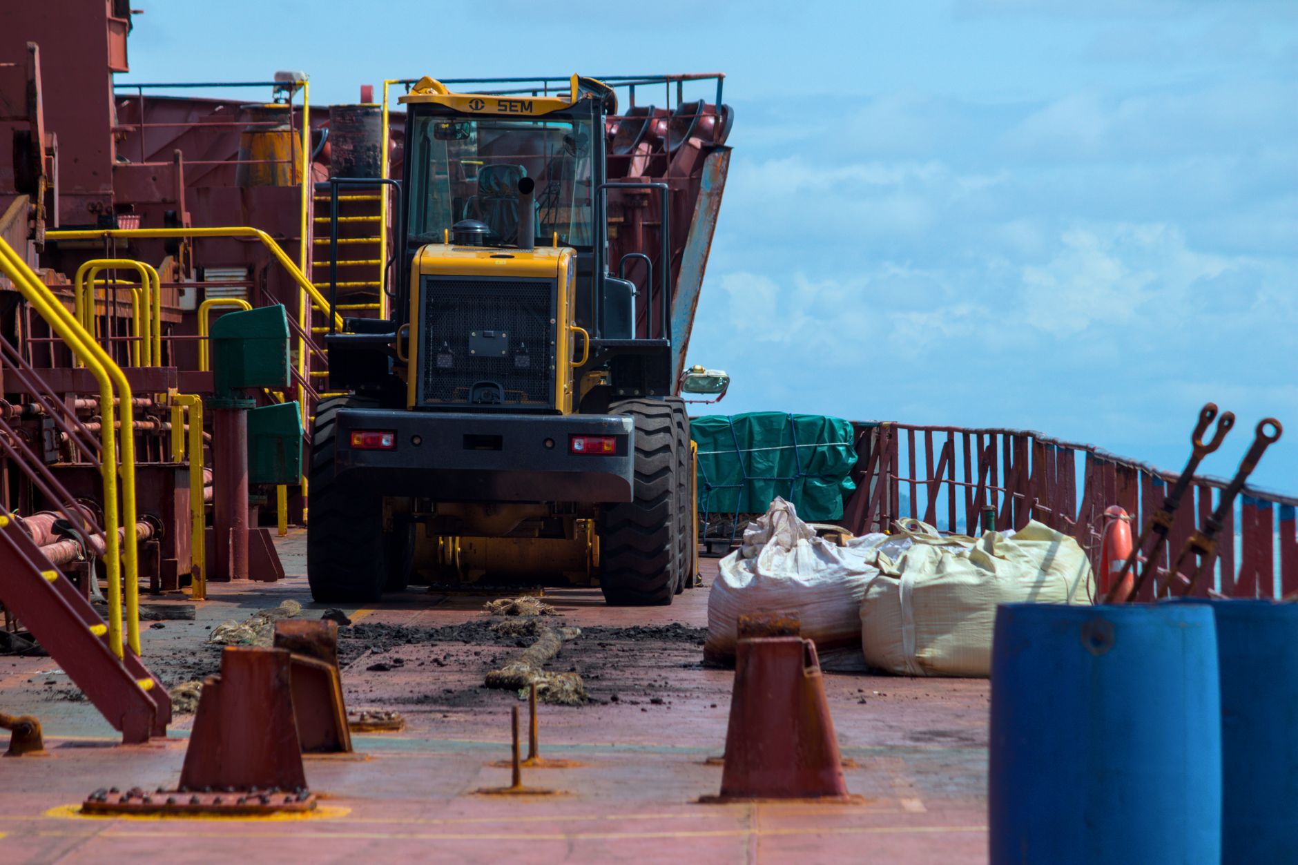 How to Choose Shipping Services for Heavy Equipment
