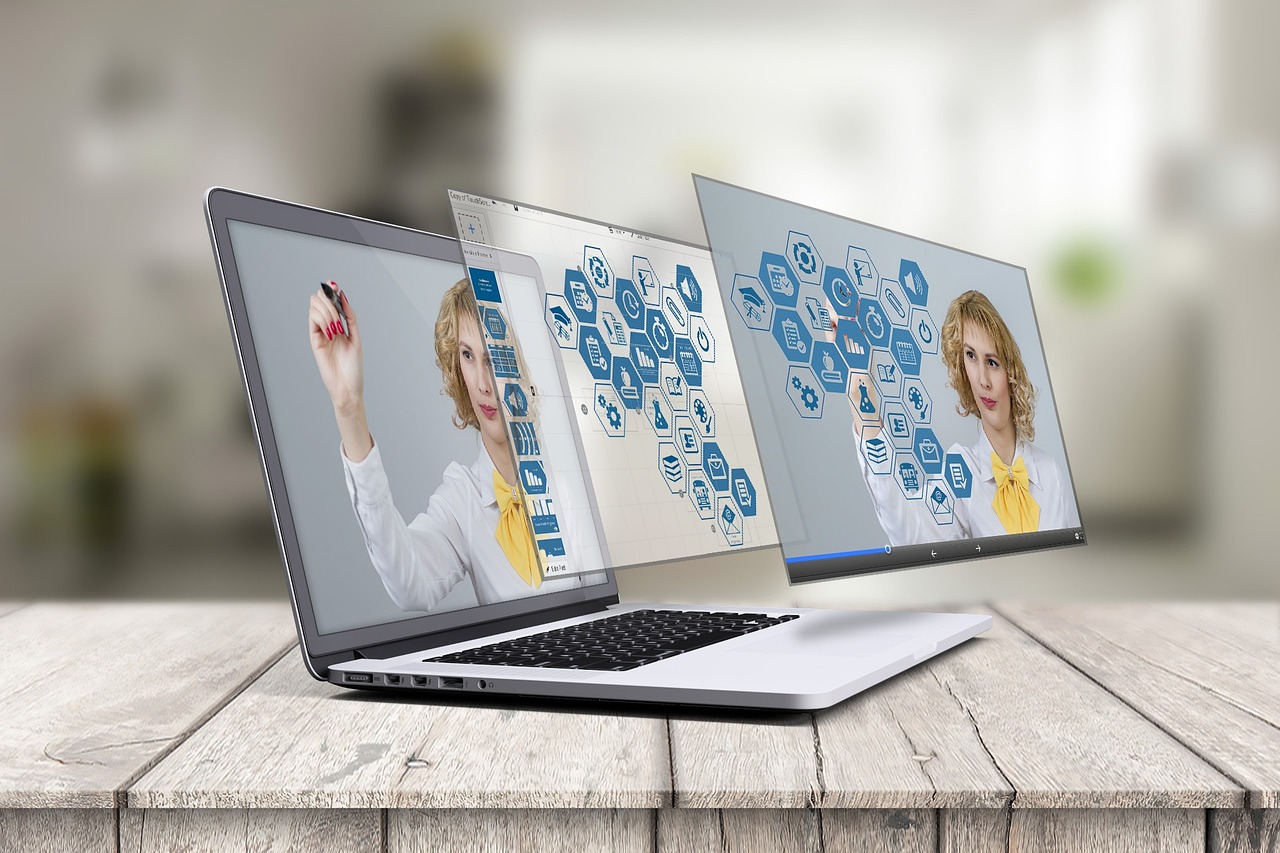 Using Virtual Reality to Enhance Online Shopping