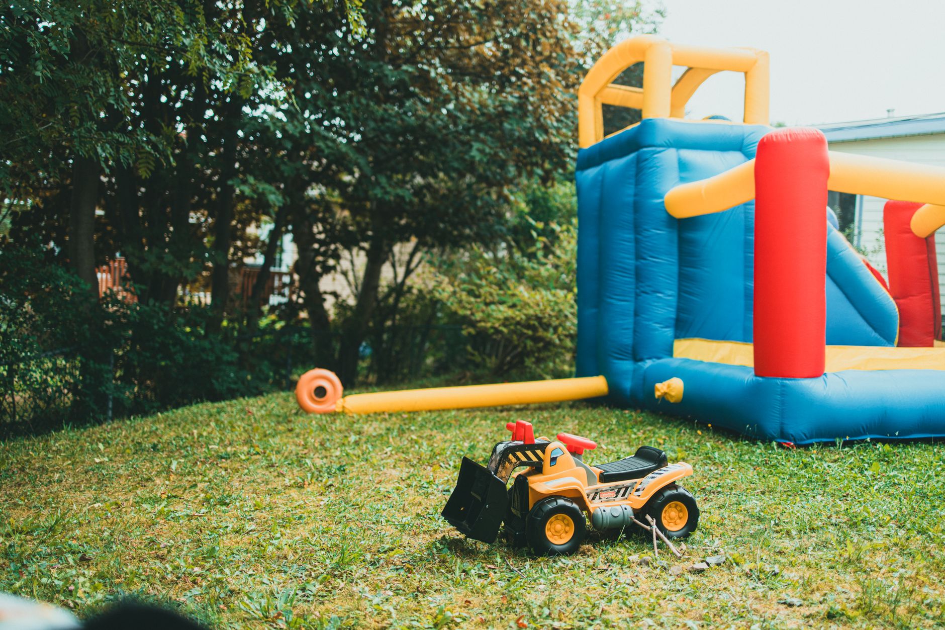 Reasons to Hire a Bouncy Castle