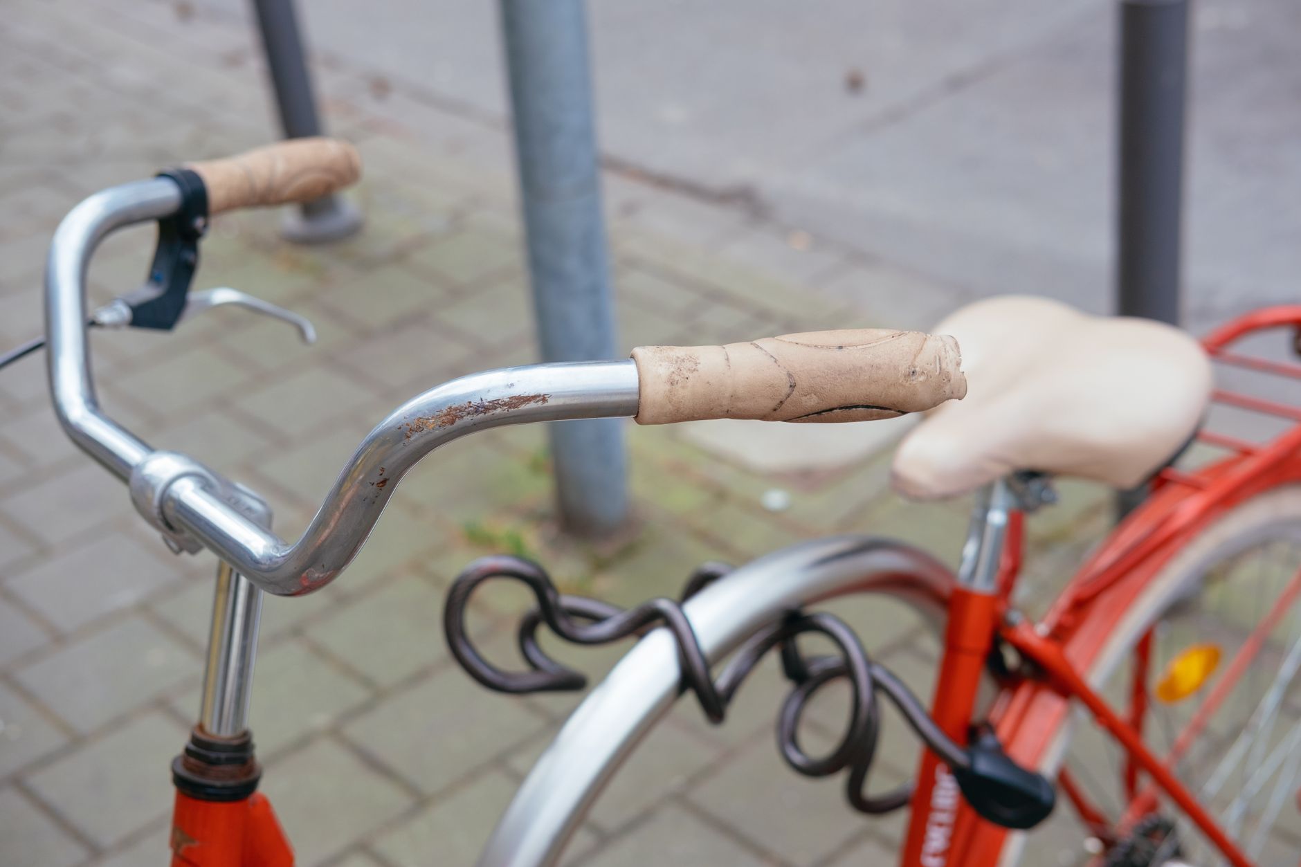 Expensive bike lock divides cyclists