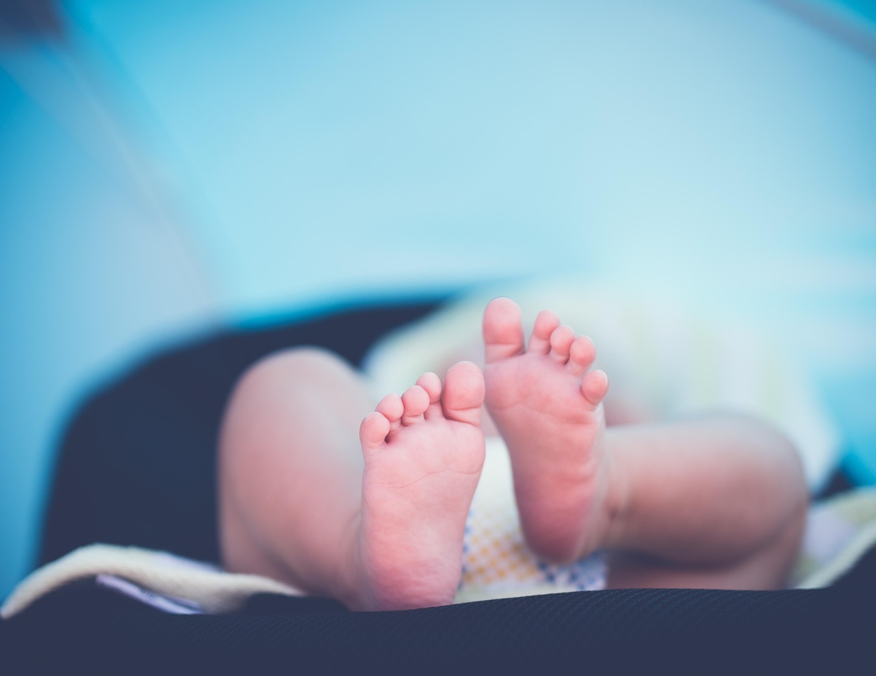 Keep Those Little Feet Fashionable and Comfy – 5 Must-Have Sock Styles for Every Kid’s Wardrobe