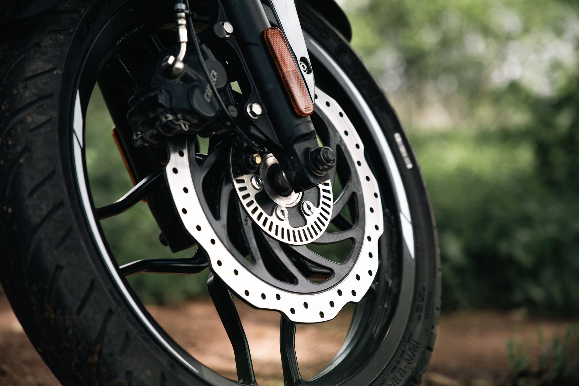 How to choose the Best Tyres for TVS Apache?