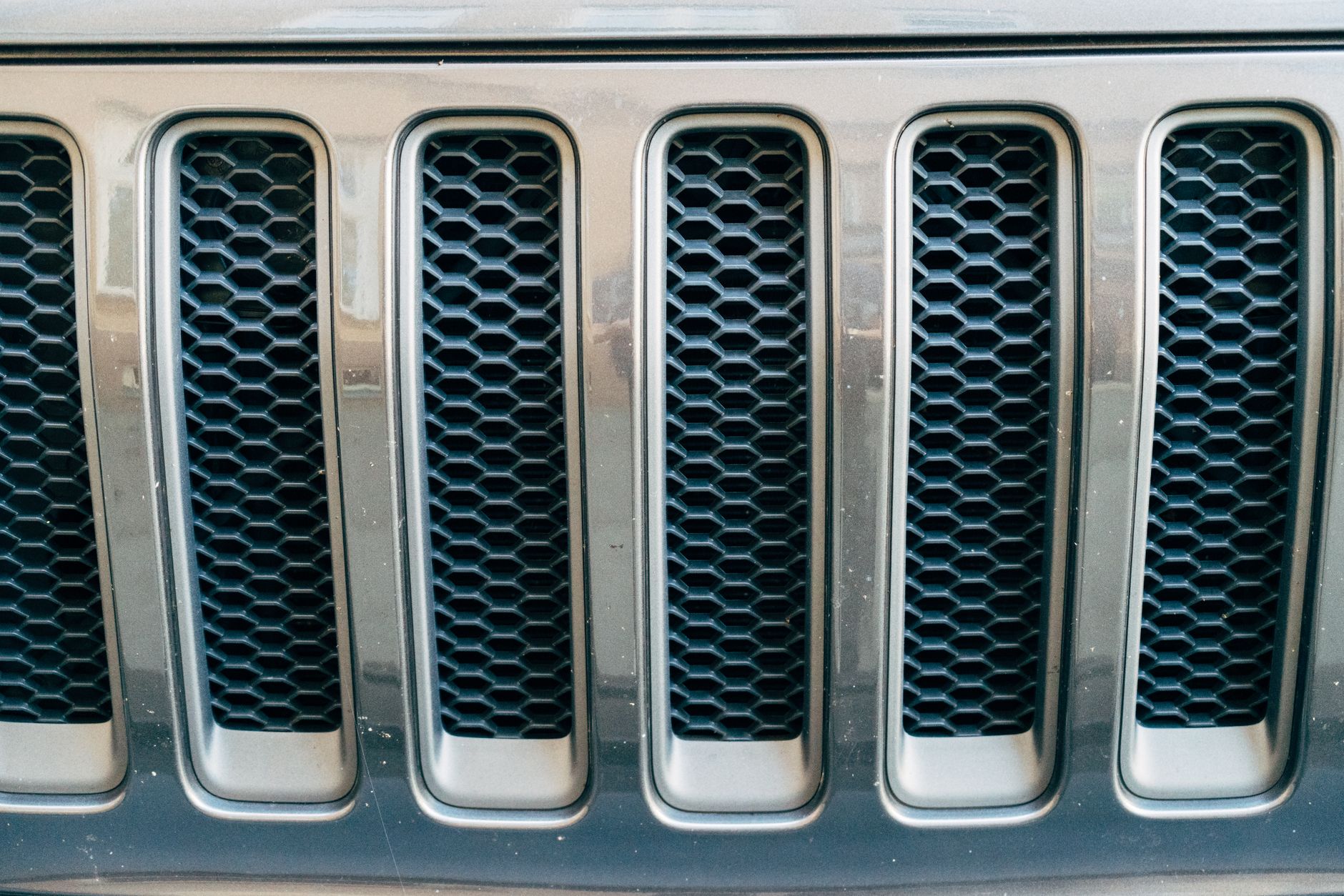 Honeycomb Panels Give Auto Makers More Composite Options