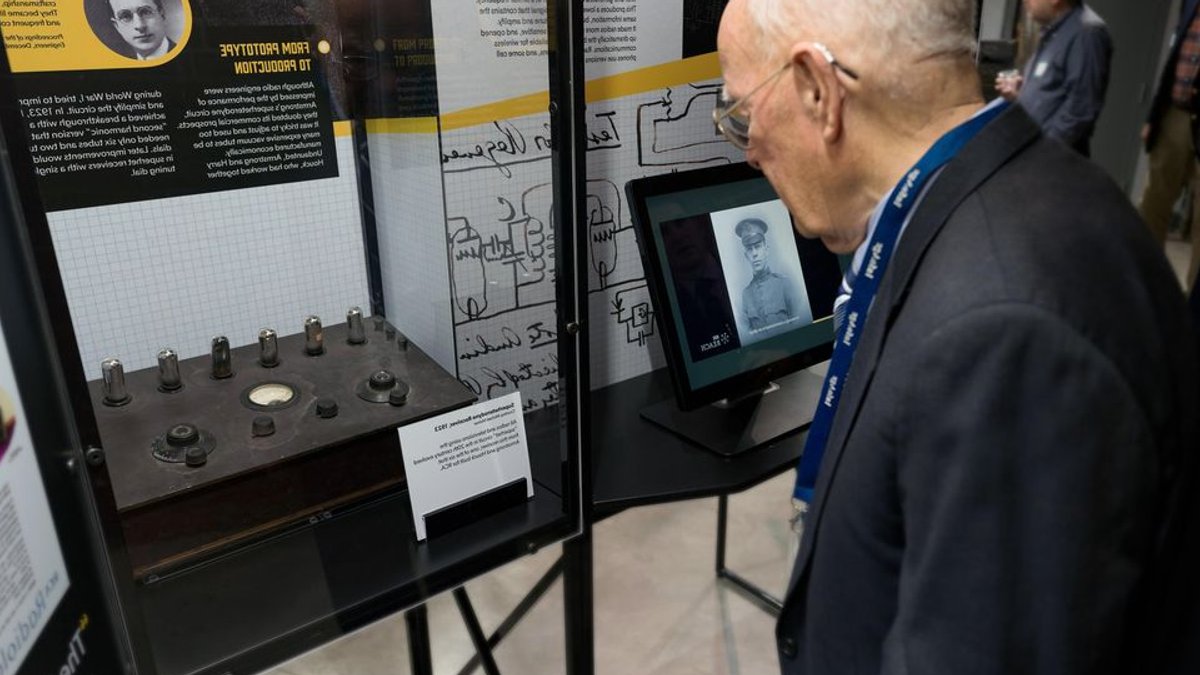 Engineering History Now at Your Fingertips Engineering History Now at Your Fingertips - engineering history