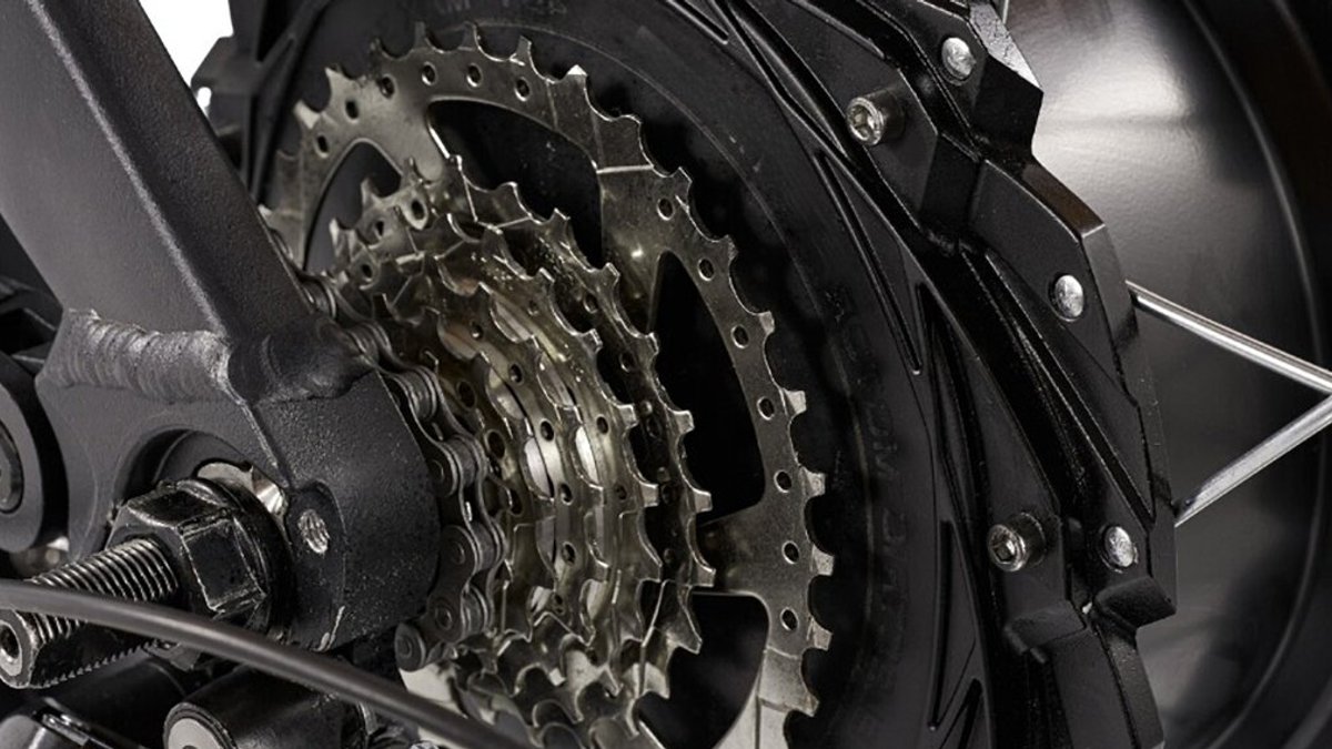 Electric bike reaches 65 mph off road - electric bike