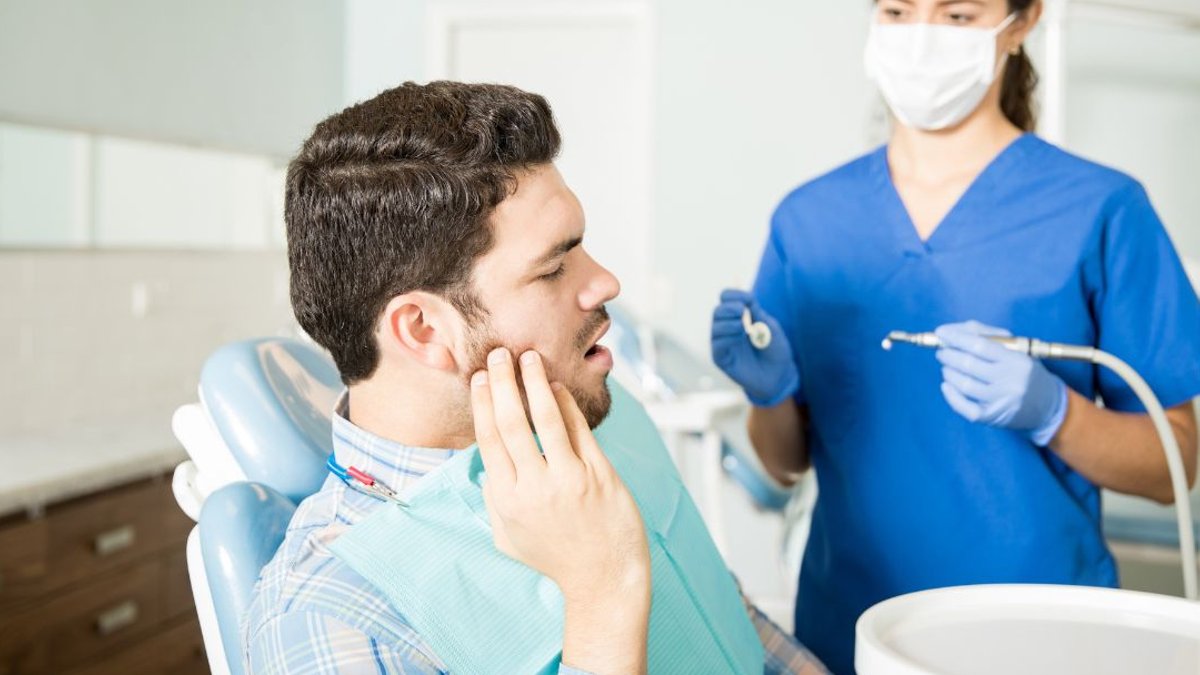 How to Handle Dental Emergencies Before the Dentist