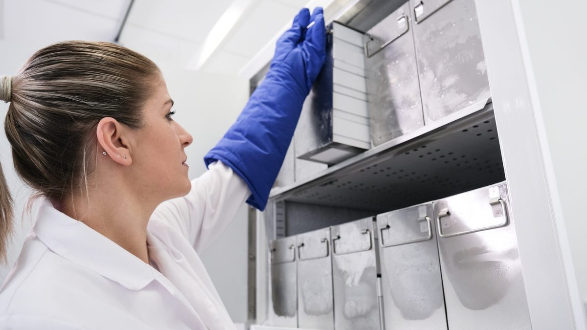 U701V ULT Freezer Offers Energy-Efficient Cold Storage