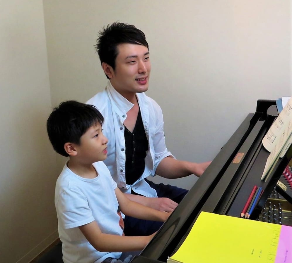 新妻友機ピアノアカデミー