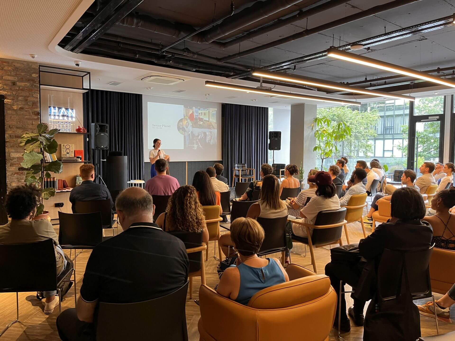 Strategic discussion on flexible workspace market understanding
