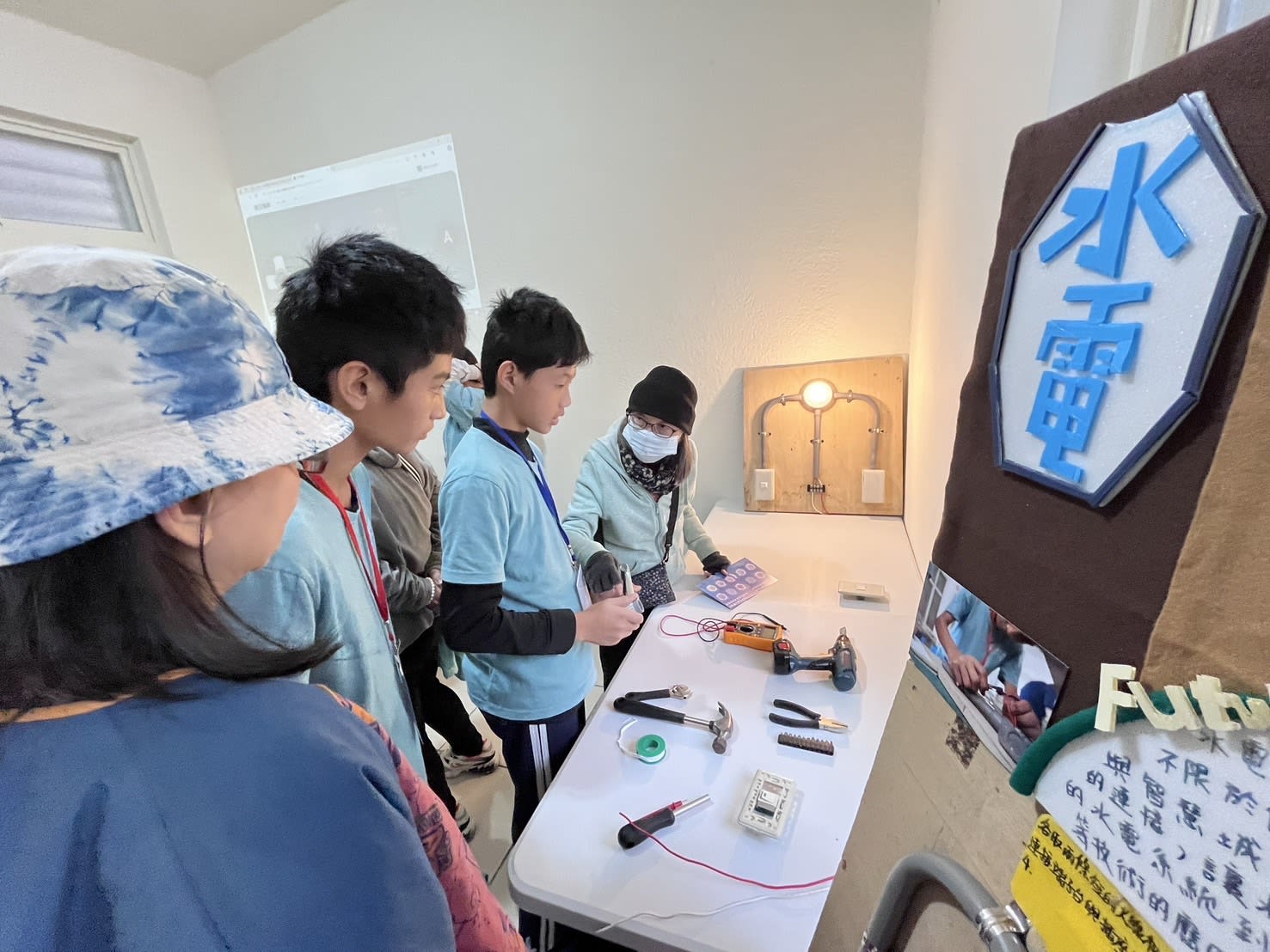 2024參與探索教育計劃的學生與來賓分享設計作品經驗