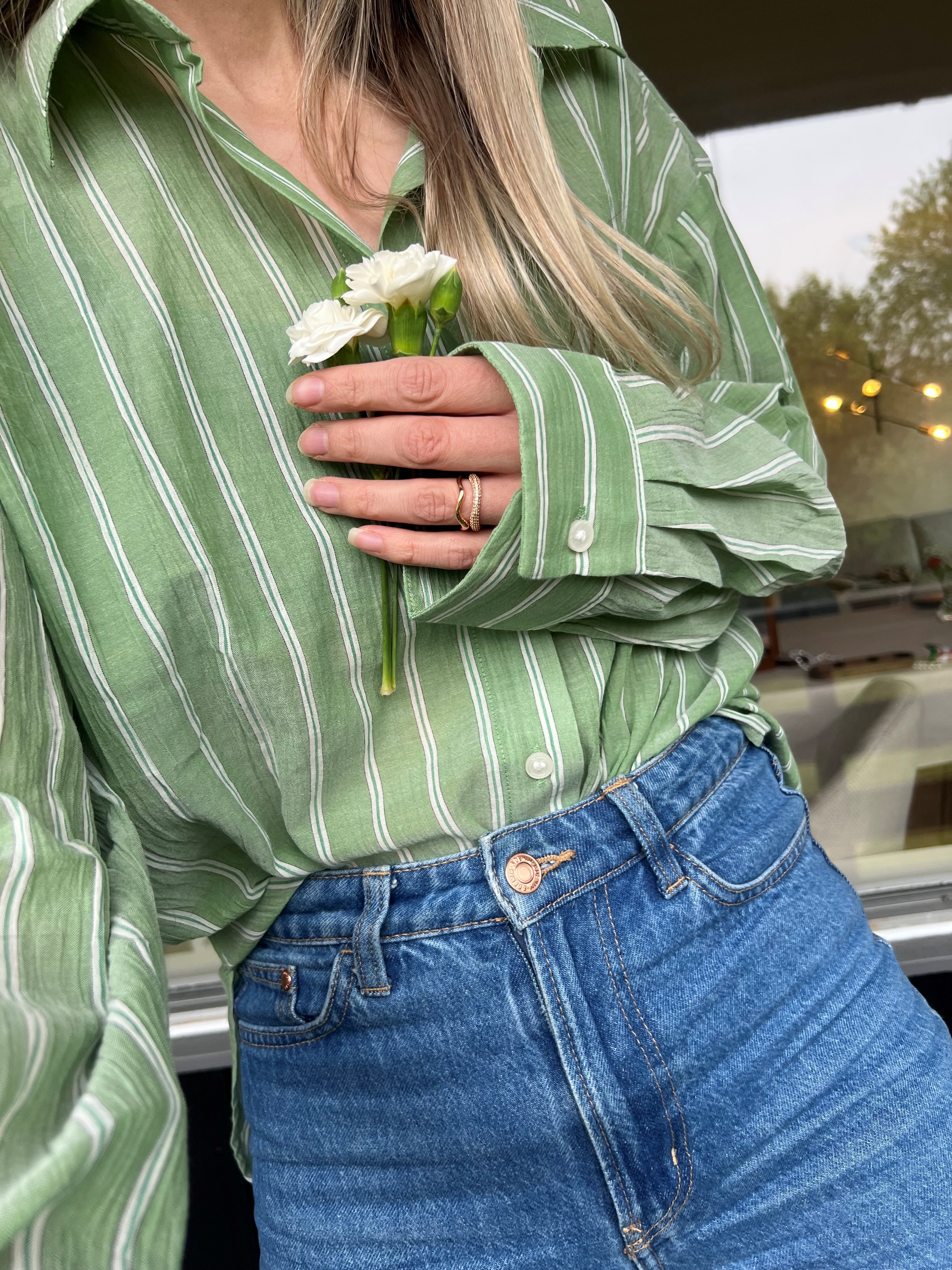 Wavy ring
