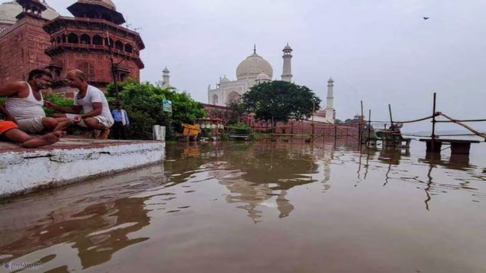 TajMahalFlood-637x435