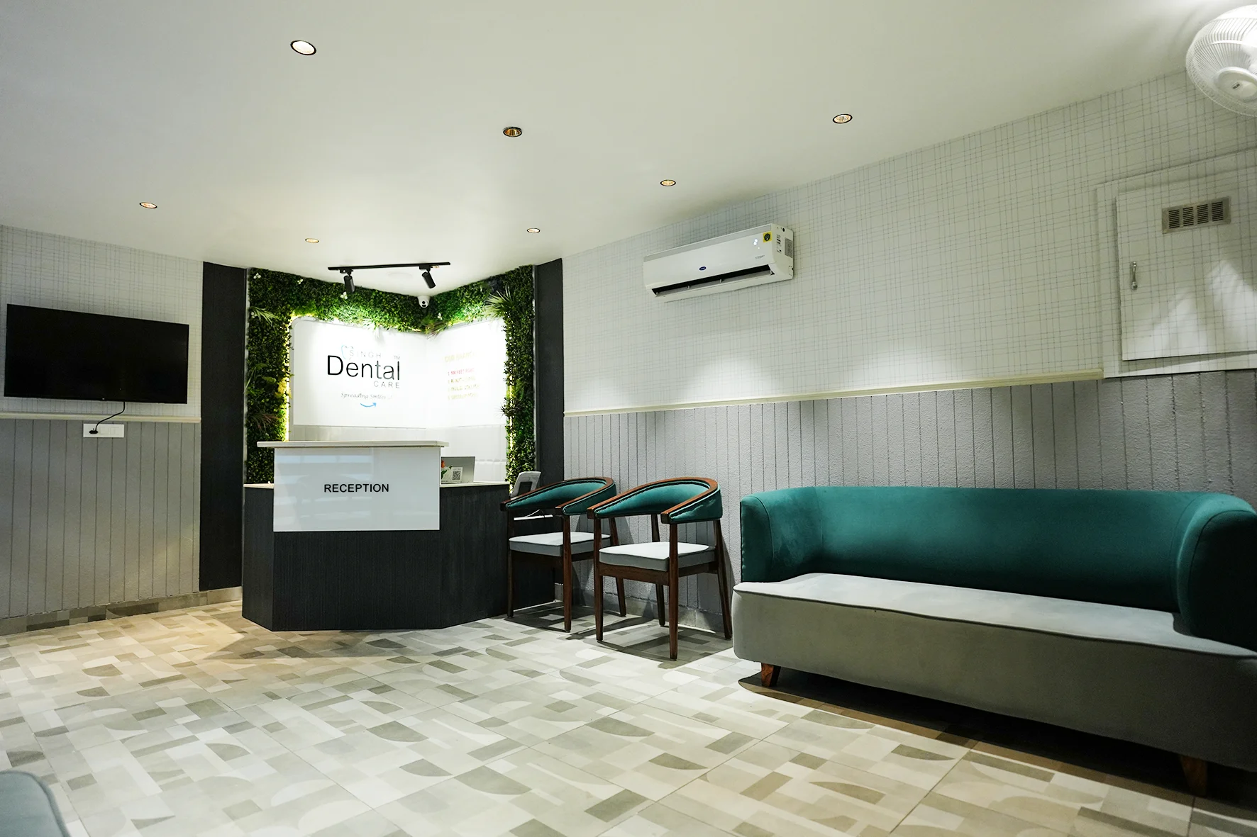 100 Feet Branch, Amritsar interior 1