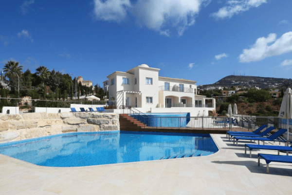 Domus Apartments