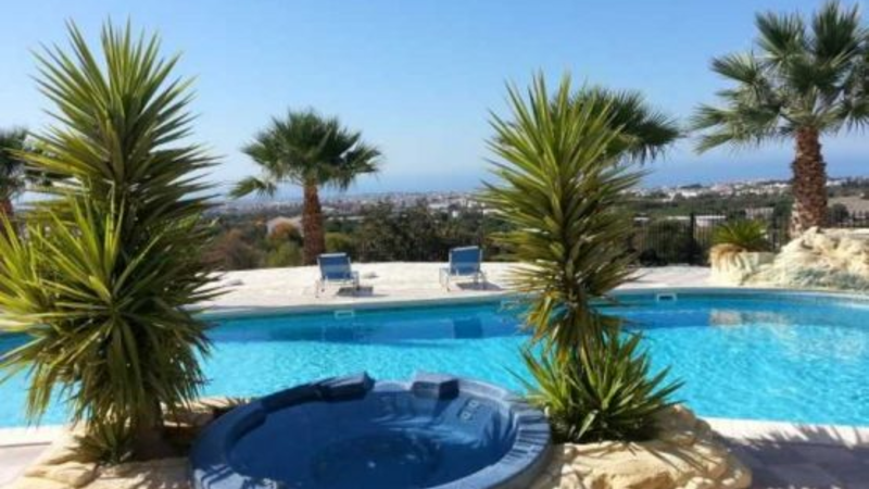 LEDA HEIGHTS D121 Mesa Chorio