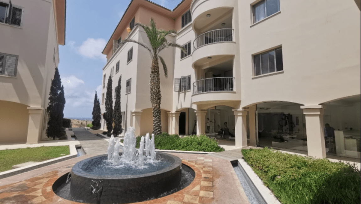 Beautiful Apartment near light house beach