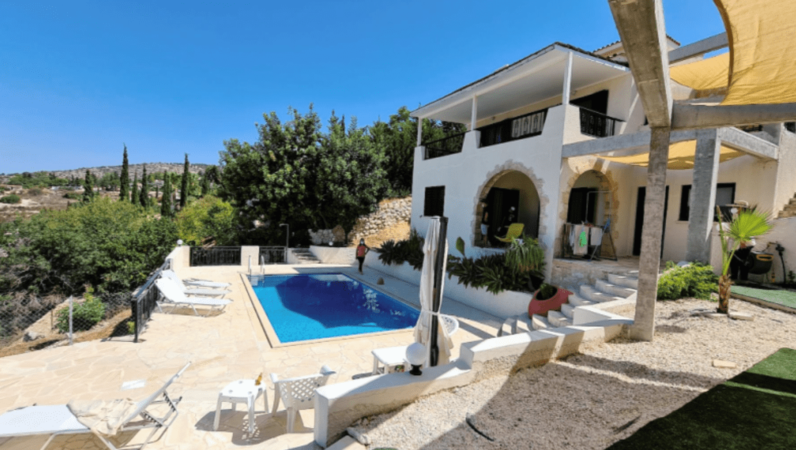 Дом на продажу в деревне Тала Камарес с захватывающим видом на море