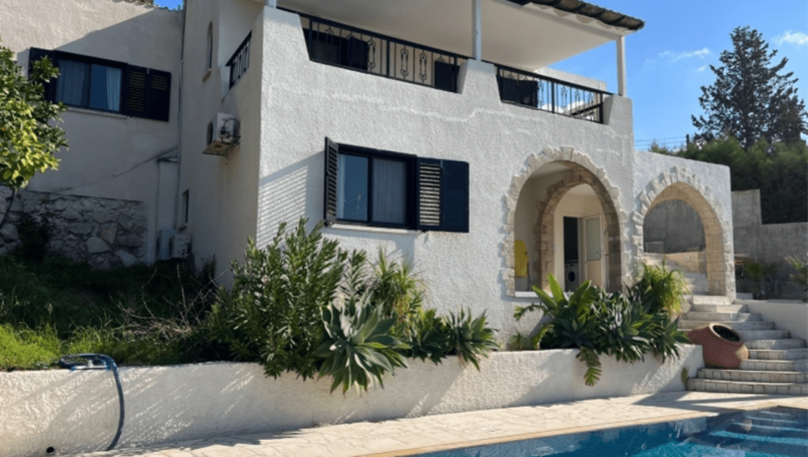 Дом на продажу в деревне Тала Камарес с захватывающим видом на море