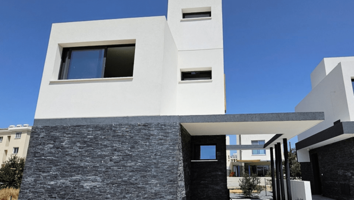 New Modern Villa for sale in Anavargos
