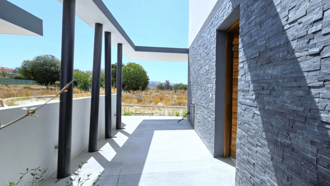 New Modern Villa for sale in Anavargos