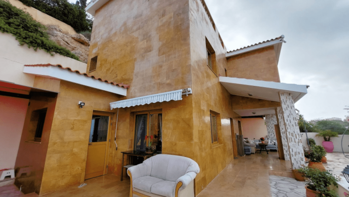 Потрясающая вилла в Хлораке с беспрепятственным видом на море