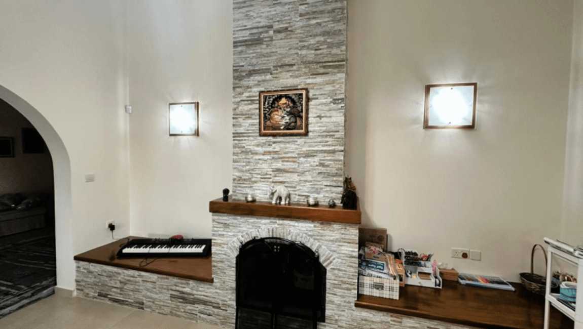 House for sale in Pegia
