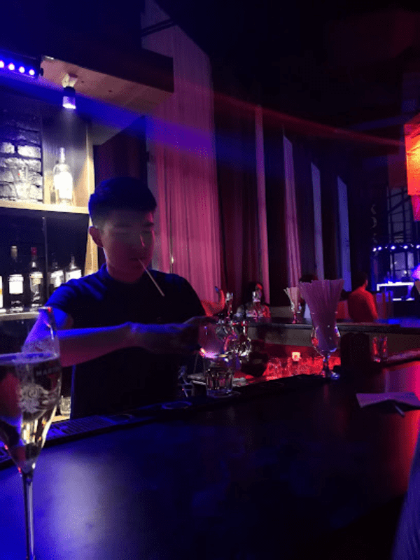 SUNSET karaoke & hookah bar Кальянная в Астане