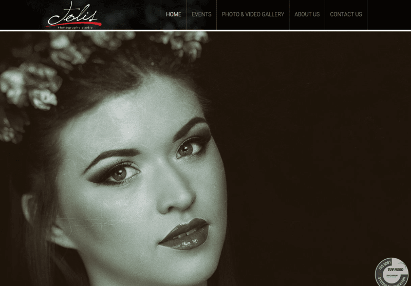 Tolis Photography Studio.