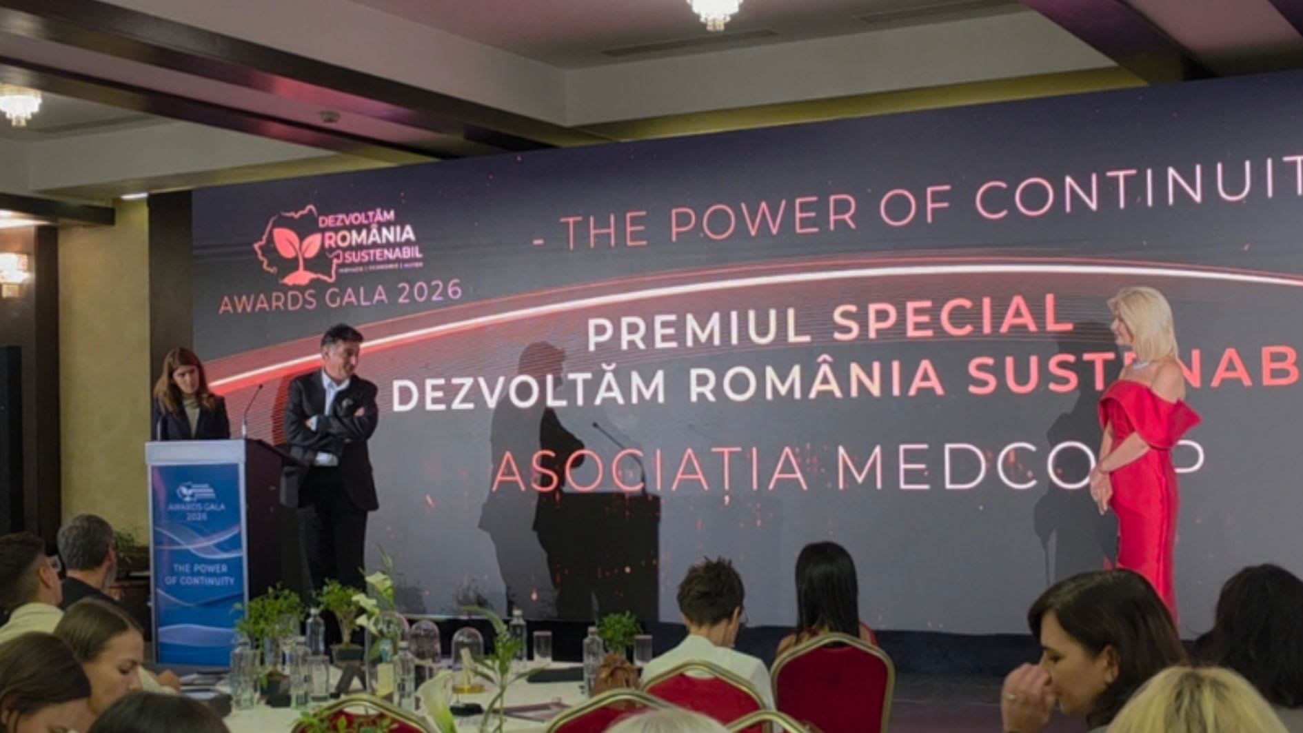 Dezvoltăm România Sustenabil — Awards Gala 2026 — anunțarea Premiului Special pe scenă