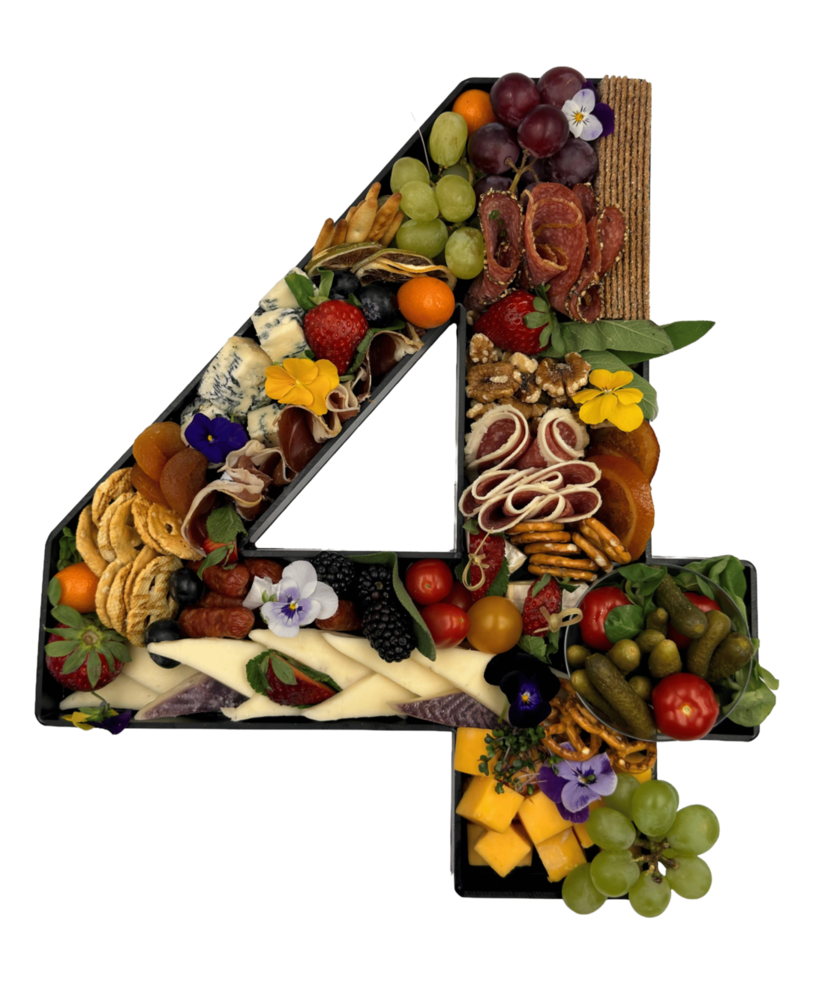 Platou cifra 4 - Pret platou 139 lei. Pretul nu include garantia sau suportul platoului.Fotografia este doar cu titlu de prezentare.Platoul include produse de charcuterie, dar aspectul final poate varia in functie de disponibilitatea ingredientelor si de creativitatea bucatarului din ziua respectiva (cantitati, aranjament sau tipuri similare de produse). 